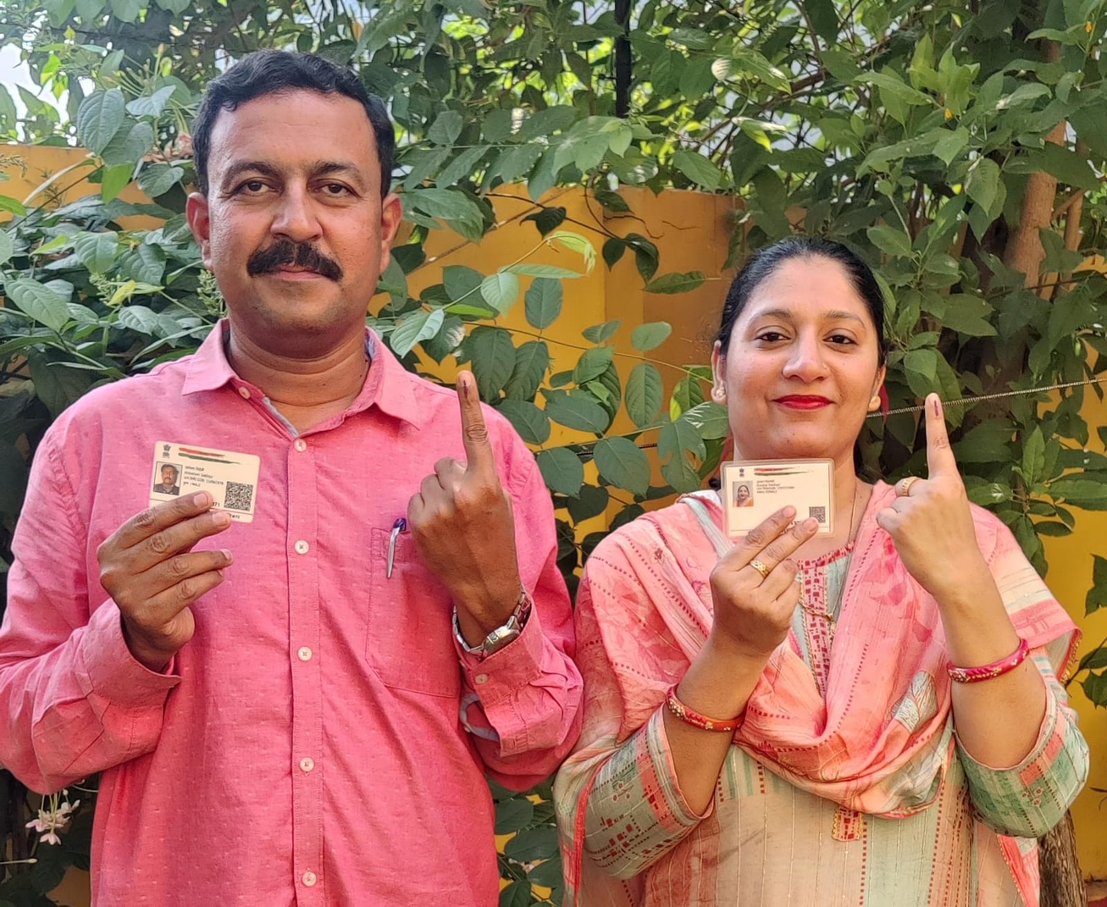 Dr. Ahtesham Siddiqui, Bureau Chief of Bharat 24 Lucknow, voted with his wife Ayasha Siddiqui